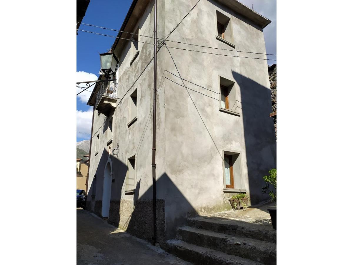 Casa Vacanze Al Colletto - Con Terrazza Panoramica In Centro Storico Vagli di Sotto Экстерьер фото