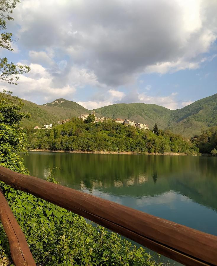 Casa Vacanze Al Colletto - Con Terrazza Panoramica In Centro Storico Vagli di Sotto Экстерьер фото